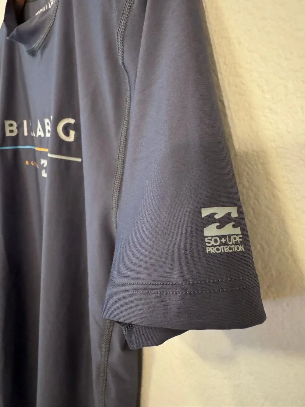 Billabong Men's S Navy UPF 50+ Short Sleeve Rash Guard Surf Swim Shirt